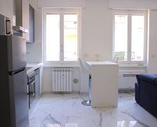 Italy Lombardy Desenzano del Garda vacation rental compare prices direct by owner 25114023