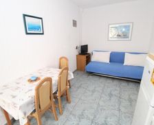 Croatia Pag Island Kolan vacation rental compare prices direct by owner 14948513