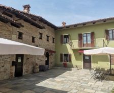 Italy Piedmont Monchiero vacation rental compare prices direct by owner 28958364