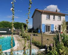 France Deux-Sèvres Lorigné vacation rental compare prices direct by owner 13630090