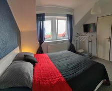 Czechia Hradec Kralove Nový Hrádek vacation rental compare prices direct by owner 18372761