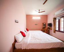 India Tamil Nadu Kuttālam vacation rental compare prices direct by owner 26177541