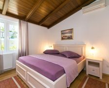 Croatia Split-Dalmatia County Brela vacation rental compare prices direct by owner 14542372
