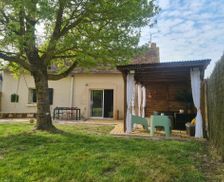 France Centre Lingé vacation rental compare prices direct by owner 26927978