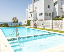 Spain Andalucía Estepona vacation rental compare prices direct by owner 17725836