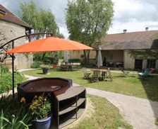 France Burgundy Sanvigné vacation rental compare prices direct by owner 15106064