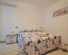 Italy Marche Urbino vacation rental compare prices direct by owner 28358145