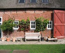 Netherlands Groningen Province Lutjegast vacation rental compare prices direct by owner 15892680