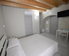 Italy Calabria Mileto vacation rental compare prices direct by owner 12994037