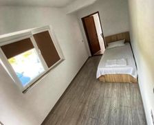 Romania Mehedinti Eşelniţa vacation rental compare prices direct by owner 13956402