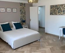 France Provence-Alpes-Côte d'Azur Lambesc vacation rental compare prices direct by owner 18103892