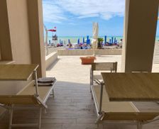 Italy Tuscany Marina di Cecina vacation rental compare prices direct by owner 14329076