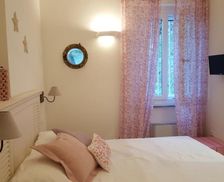 Italy Liguria Ameglia vacation rental compare prices direct by owner 27089608