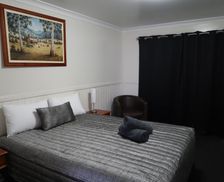 Australia Queensland Charleville vacation rental compare prices direct by owner 13799072