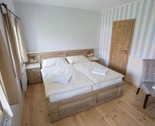 Czechia Karlovy Vary Region Královské Poříčí vacation rental compare prices direct by owner 14972498