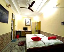 India West Bengal Shānti Niketan vacation rental compare prices direct by owner 27020845