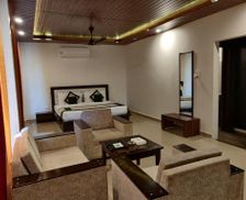 India Himachal Pradesh Shogi vacation rental compare prices direct by owner 14765650