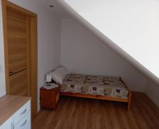 Poland Podkarpackie Dębowiec vacation rental compare prices direct by owner 16274143