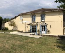 France Nouvelle-Aquitaine Lesterps vacation rental compare prices direct by owner 26777427
