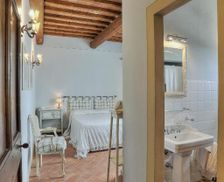 Italy Tuscany Foiano della Chiana vacation rental compare prices direct by owner 16157384