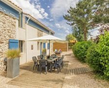 France Pays de la Loire Port-Saint-Père vacation rental compare prices direct by owner 4647943