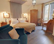 France Ile de France Milon-la-Chapelle vacation rental compare prices direct by owner 13846158