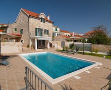Croatia Solta Island Donje Selo na Šolti vacation rental compare prices direct by owner 10388824