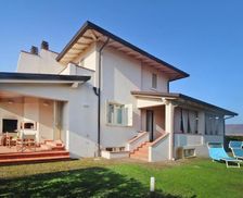 Italy Tuscany Capezzano Pianore, vacation rental compare prices direct by owner 6393629