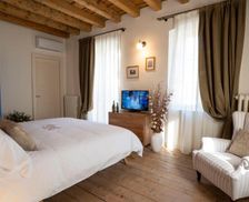 Italy Veneto Mezzane di Sotto vacation rental compare prices direct by owner 15077130