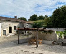 France Aquitaine Champagne-et-Fontaine vacation rental compare prices direct by owner 26811999