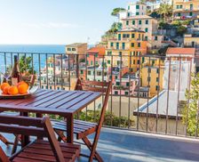 Italy Liguria Riomaggiore vacation rental compare prices direct by owner 9998228