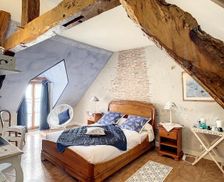 France Burgundy Saint-Père vacation rental compare prices direct by owner 12986582