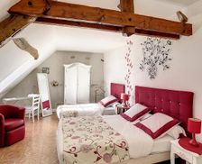 France Burgundy Saint-Père vacation rental compare prices direct by owner 12986587