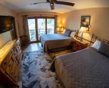 United States California Fish Camp vacation rental compare prices direct by owner 12961102