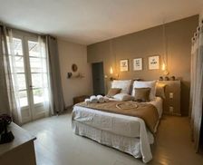 France Provence-Alpes-Côte d'Azur Le Thor vacation rental compare prices direct by owner 27013206