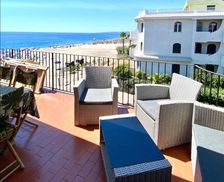Italy Sicily Giardini Naxos vacation rental compare prices direct by owner 28125820