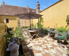 France Burgundy Saint-Sauveur-en-Puisaye vacation rental compare prices direct by owner 29072536