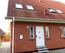 Germany Mecklenburg-Pomerania Zingst vacation rental compare prices direct by owner 27385524