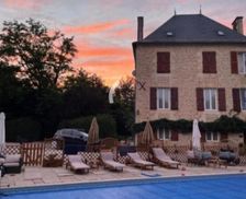 France Nouvelle-Aquitaine Château-Garnier vacation rental compare prices direct by owner 6268328