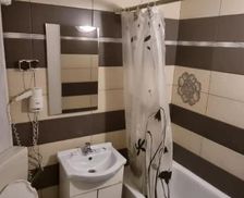 Romania Gorj Târgu Jiu vacation rental compare prices direct by owner 27002347