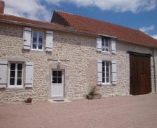 France Auvergne Saint-Priest-dʼAndelot vacation rental compare prices direct by owner 34970256