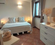 Italy Liguria Castelnuovo Magra vacation rental compare prices direct by owner 14666633