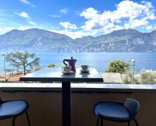 Italy Veneto Brenzone sul Garda vacation rental compare prices direct by owner 28825807