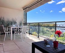 France Provence-Alpes-Côte d'Azur Le Lavandou vacation rental compare prices direct by owner 27402759