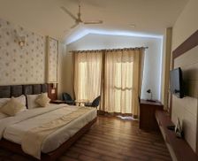 India Himachal Pradesh Solan vacation rental compare prices direct by owner 26975004