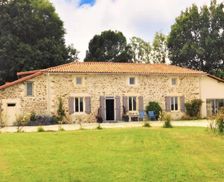 France Nouvelle-Aquitaine Mouzon vacation rental compare prices direct by owner 28900657