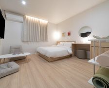 South Korea Chungcheongnam-Do Cheonan vacation rental compare prices direct by owner 26799564