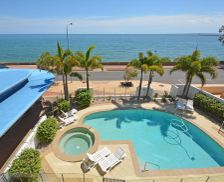 Australia Queensland Urangan vacation rental compare prices direct by owner 27027555