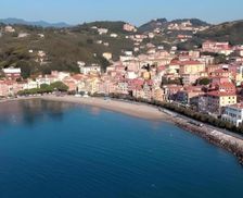 Italy Liguria San Terenzo vacation rental compare prices direct by owner 28519684