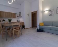 Italy Lombardy Lecco vacation rental compare prices direct by owner 27019442